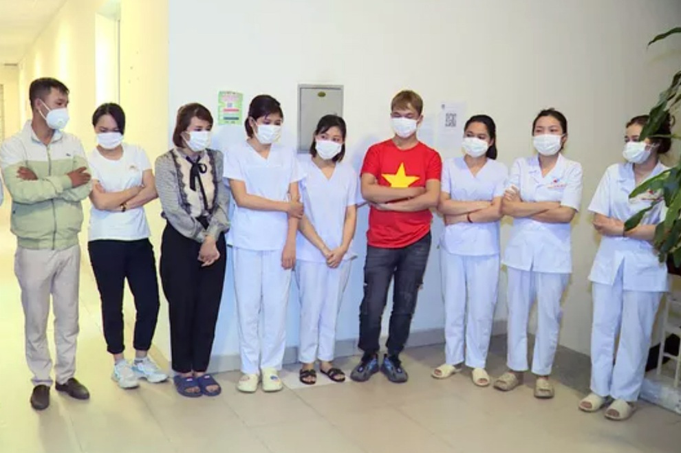Dựng lều bạt giả danh nhân viên y tế xét nghiệm Covid-19 ngay ở sân Mỹ Đình - 1 Dựng lều bạt giả danh nhân viên y tế xét nghiệm Covid-19 ngay ở sân Mỹ Đình - 1
