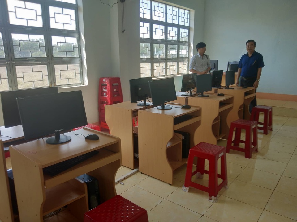 Phụ huynh phản ánh, Sở yêu cầu dừng một số khoản thu bất hợp lý - 2 Phụ huynh phản ánh, Sở yêu cầu dừng một số khoản thu bất hợp lý - 2