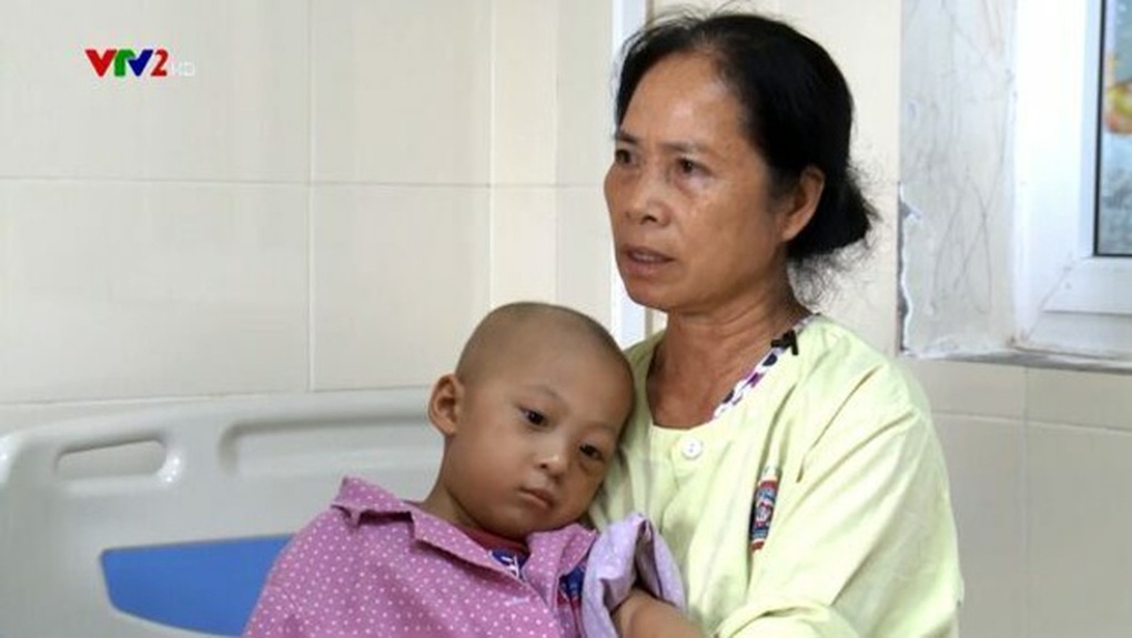 Kỳ tích đến với bé trai thụ tinh ống nghiệm bị ung thư mắt - 1 Kỳ tích đến với bé trai thụ tinh ống nghiệm bị ung thư mắt - 1