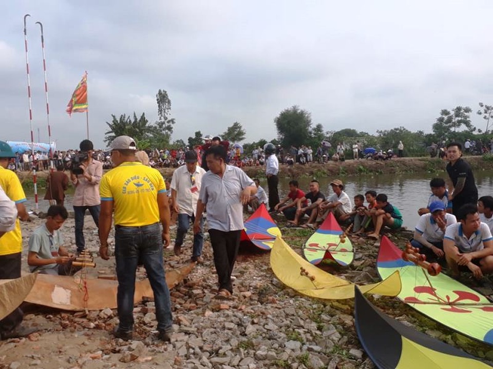 Vinh danh tục chơi sáo diều là di sản văn hóa phi vật thể Quốc gia - 2 Vinh danh tục chơi sáo diều là di sản văn hóa phi vật thể Quốc gia - 2