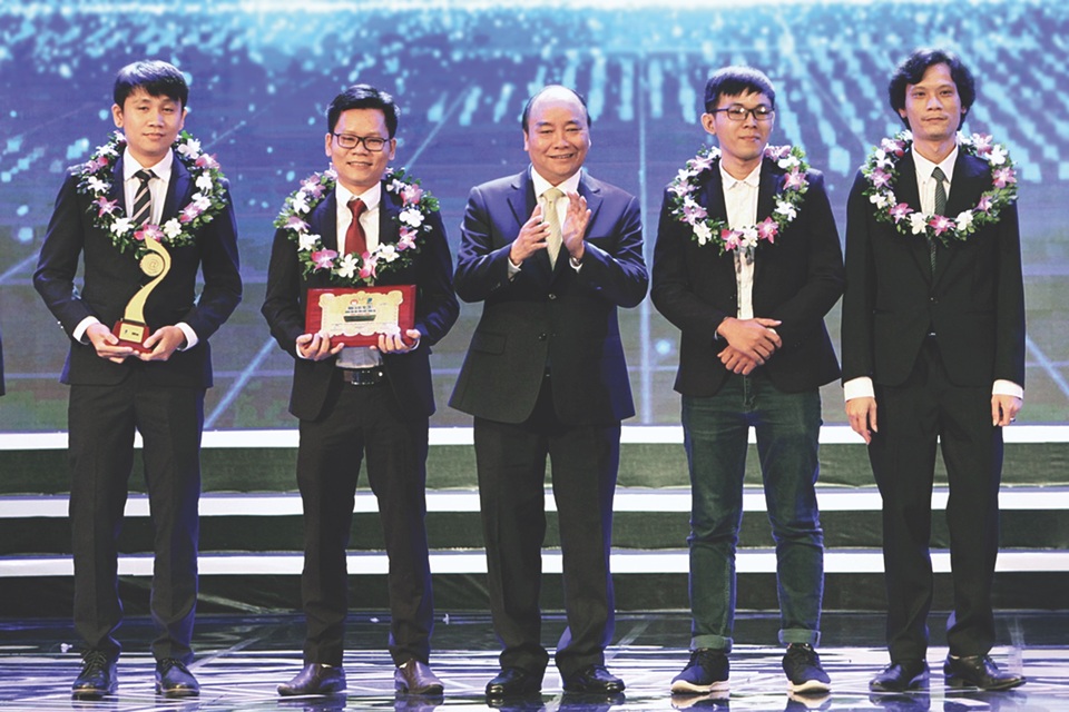Giải thưởng Nhân tài Đất Việt: Tôn vinh tri thức thời đại và trí tuệ Việt - 7 Giải thưởng Nhân tài Đất Việt: Tôn vinh tri thức thời đại và trí tuệ Việt - 7