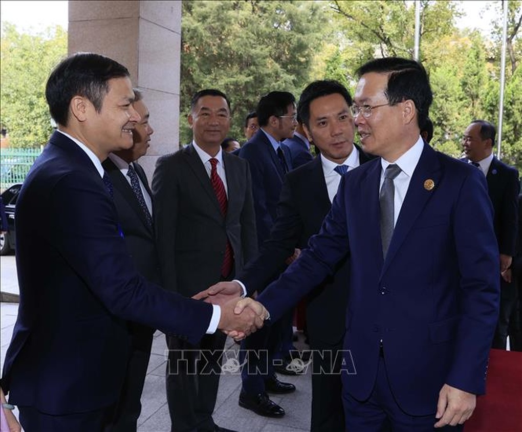 Chủ tịch nước Võ Văn Thưởng gặp gỡ cán bộ, nhân viên các cơ quan đại diện ngoại giao Việt Nam tại Trung Quốc - 2 Chủ tịch nước Võ Văn Thưởng gặp gỡ cán bộ, nhân viên các cơ quan đại diện ngoại giao Việt Nam tại Trung Quốc - 2