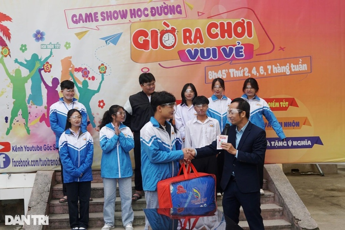 Thú vị game show học đường giờ ra chơi vui vẻ - 4 Thú vị game show học đường giờ ra chơi vui vẻ - 4