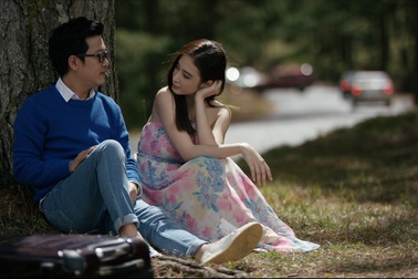 Angela Phương Trinh tình tứ bên Trường Giang trong khung cảnh lãng mạn