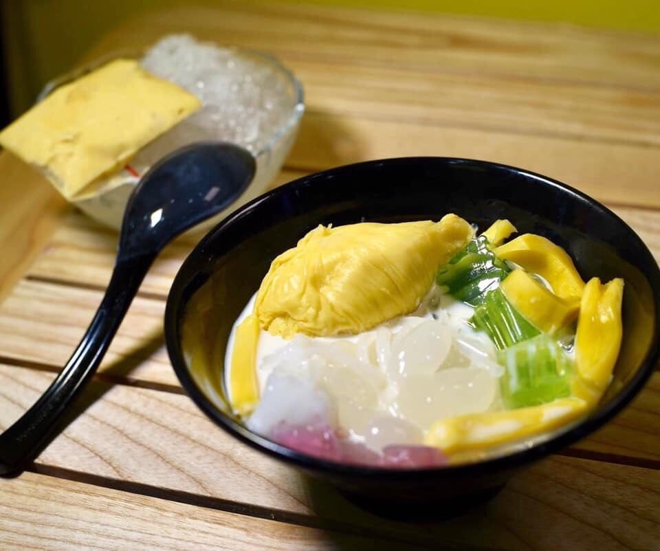 Một lời rao bán hết 700 bánh mỳ, 5.000 bông hồng, yên tâm nghỉ chống dịch - 2