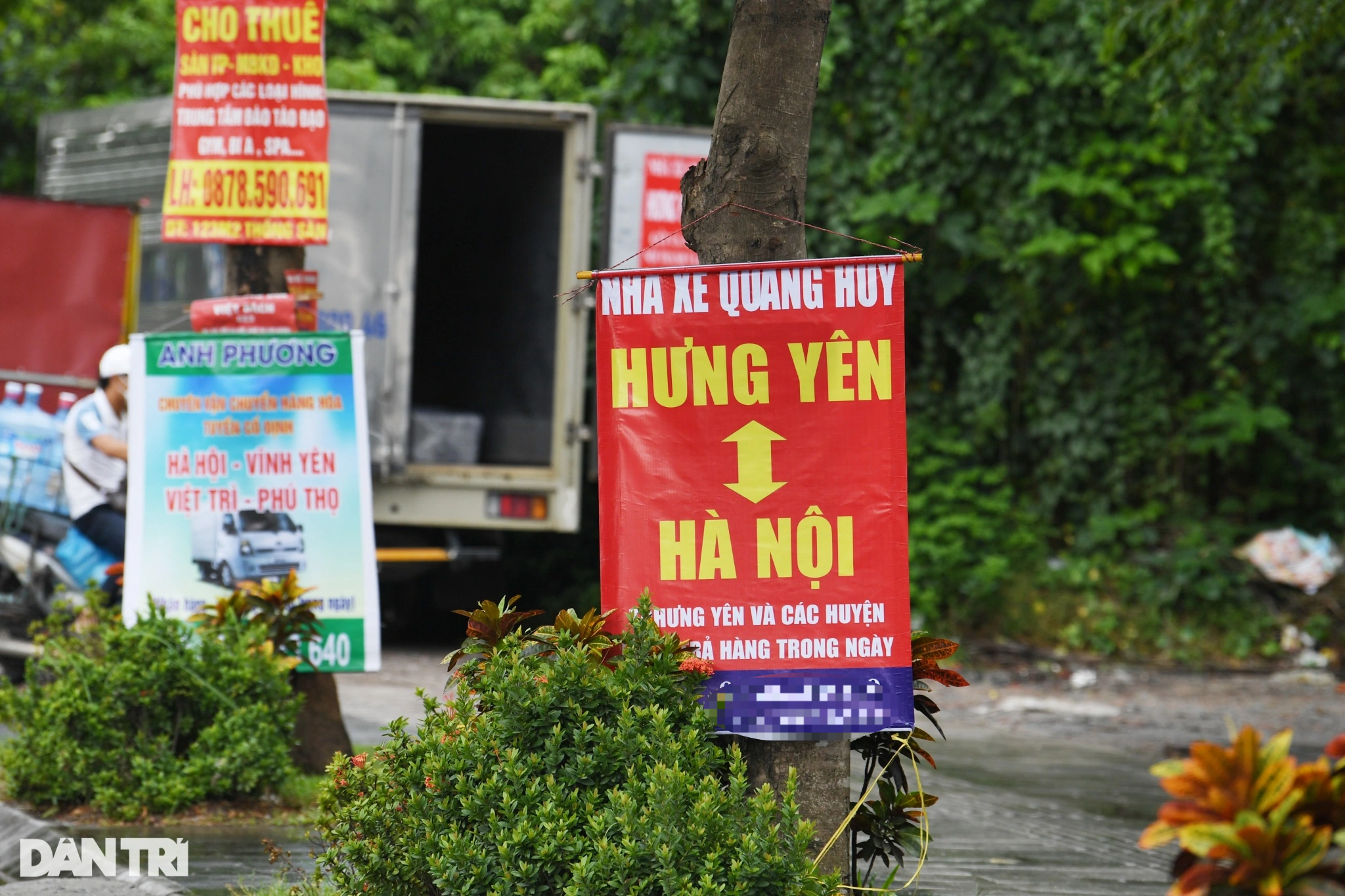 Đại lộ nghìn tỷ ở Hà Nội biến thành bến xe tải - 9