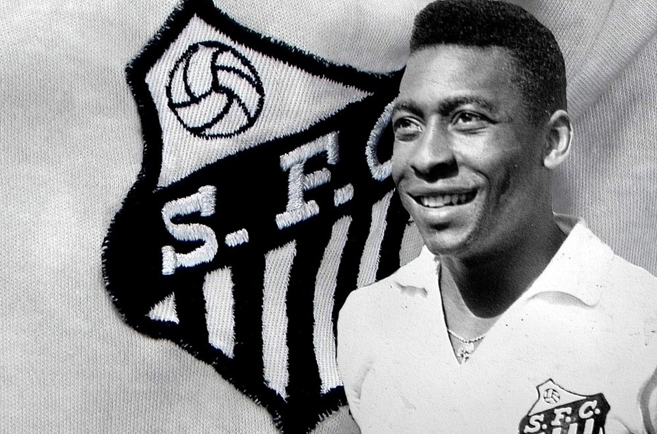 Vì sao “Vua bóng đá” Pele bị cấm thi đấu ở châu Âu? - 1 Vì sao “Vua bóng đá” Pele bị cấm thi đấu ở châu Âu? - 1