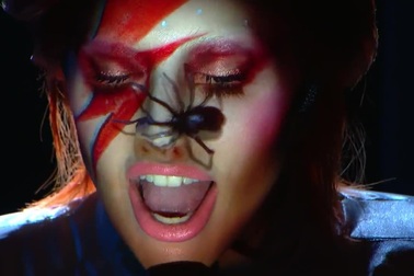 Lady Gaga trình diễn tại lễ trao giải Grammy năm 2016