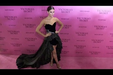 Lily Aldridge, Stella Maxwell gợi cảm dự sự kiện