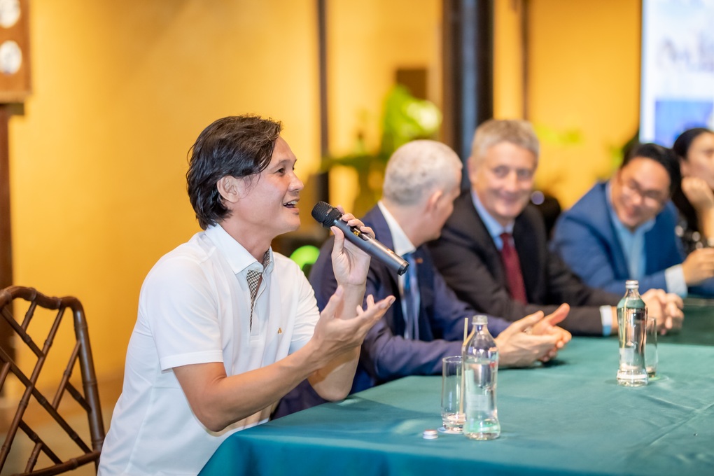 Họa sĩ Việt khắc họa vẻ đẹp nước Ý bằng những nét vẽ tài hoa - 4