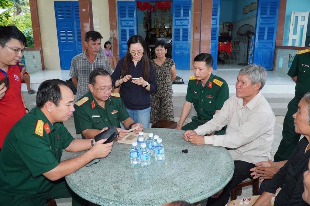 Bộ Tư lệnh TPHCM gặp gia đình ở Tây Ninh để xác minh thông tin liệt sĩ - 1 Bộ Tư lệnh TPHCM gặp gia đình ở Tây Ninh để xác minh thông tin liệt sĩ - 1
