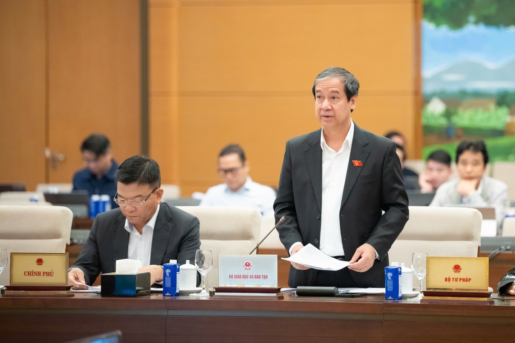 ហេតុអ្វីបានជាយើងមិនអាចសម្រេចថា Vì sao chưa thể chốt “Nhà nước trực tiếp biên soạn SGK hay xã hội hóa”? - 1