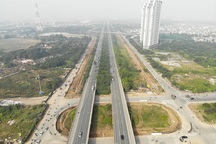 Tiếp tục xén dải phân cách, mở rộng đường gom Đại lộ Thăng Long