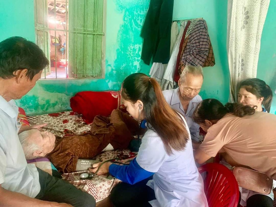 Phụng dưỡng Bà mẹ Việt Nam anh hùng là việc làm đến từ tấm lòng - 1 Phụng dưỡng Bà mẹ Việt Nam anh hùng là việc làm đến từ tấm lòng - 1