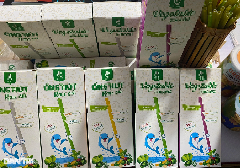 Ống hút phồng tôm, mì thanh long và đặc sản độc, lạ hút khách Thủ đô - 2 Ống hút phồng tôm, mì thanh long và đặc sản độc, lạ hút khách Thủ đô - 2