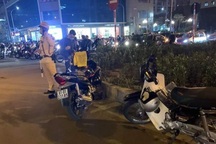 Hà Nội: Nam thanh niên rút dao đâm người sau va chạm giao thông
