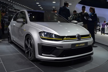 Volkswagen Golf R400 - một "cái chết” tức tưởi