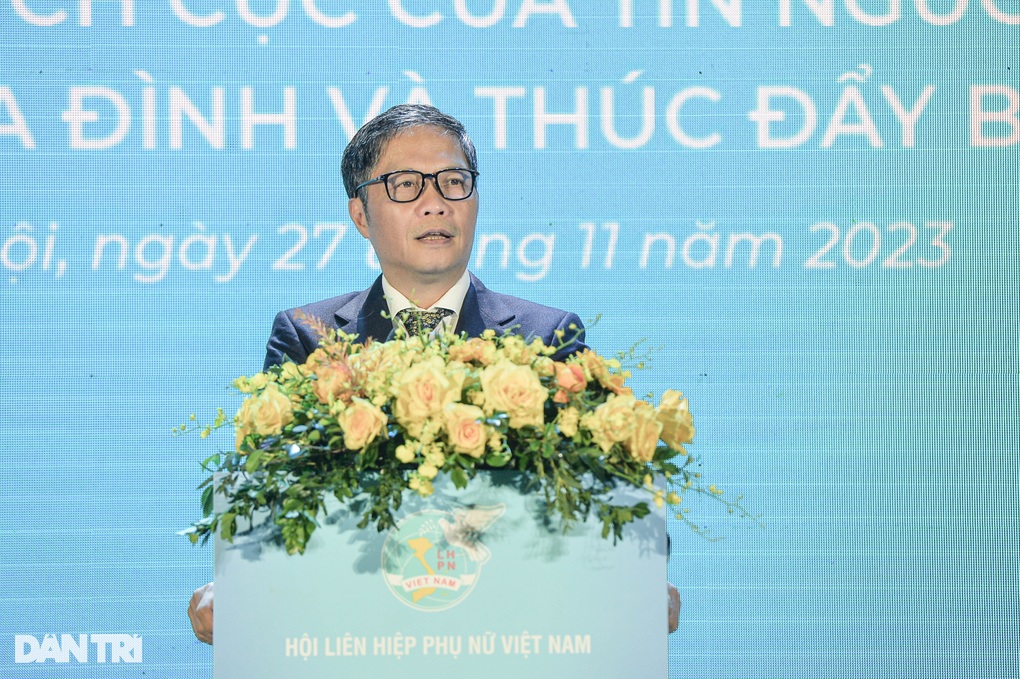 Đảng, Nhà nước luôn quan tâm phát huy tài năng, trí tuệ của phụ nữ - 1 Đảng, Nhà nước luôn quan tâm phát huy tài năng, trí tuệ của phụ nữ - 1