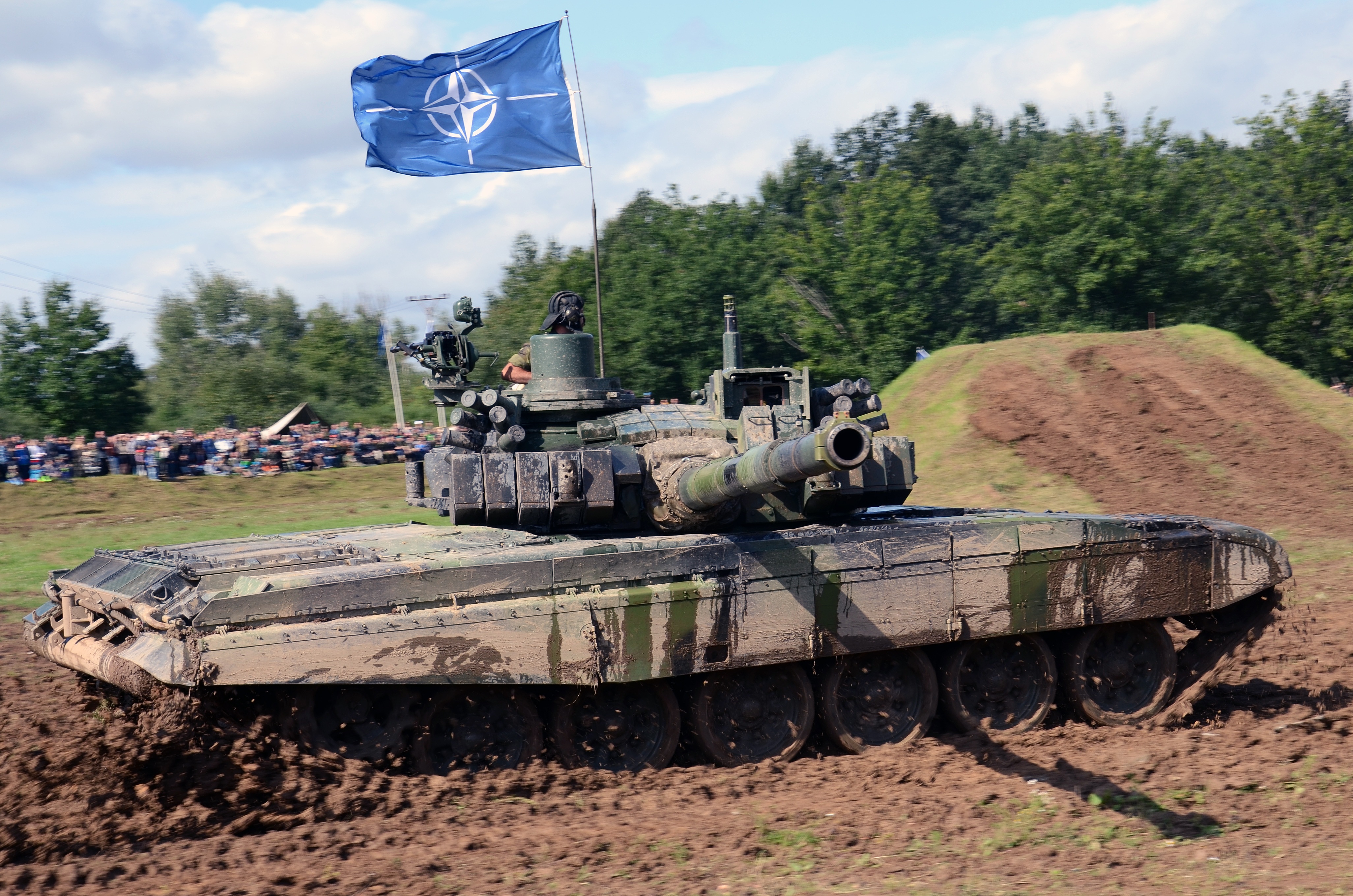 Vũ khí hạng nặng của NATO liệu có giúp Ukraine lội ngược dòng trước Nga? - 2 Vũ khí hạng nặng của NATO liệu có giúp Ukraine lội ngược dòng trước Nga? - 2