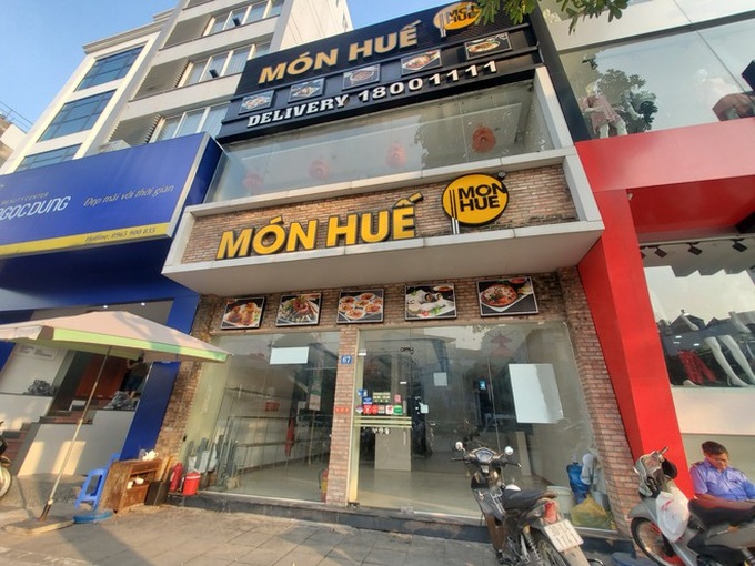 Chuỗi dính tin đồn trốn nợ 800 tỷ đồng, nhân viên Món Huế lo sợ bị xù lương, bỏ về quê tìm việc - Ảnh 1. Chuỗi dính tin đồn trốn nợ 800 tỷ đồng, nhân viên Món Huế lo sợ bị xù lương, bỏ về quê tìm việc - Ảnh 1.