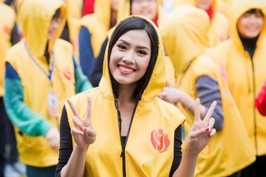 Nguyễn Thị Loan rạng rỡ trong Lễ ra quân Ngày hội hiến máu 2015