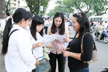 “Chú bộ đội” đi thi 