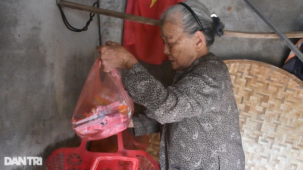 Cuộc sống mỗi lần rút xuống hầm trú bão của dân biển - 3 Cuộc sống mỗi lần rút xuống hầm trú bão của dân biển - 3