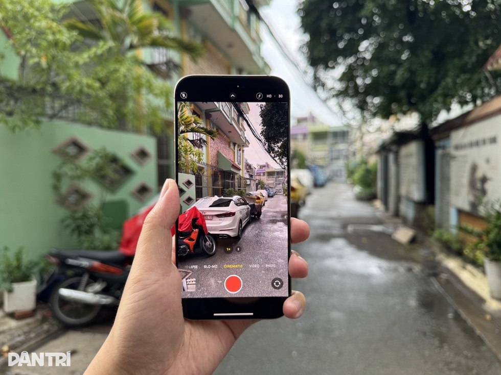 iPhone 16 Pro Max xách tay về Việt Nam, giá 79 triệu đồng - 6 iPhone 16 Pro Max xách tay về Việt Nam, giá 79 triệu đồng - 6