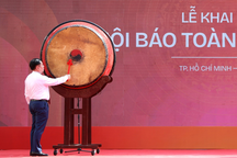 Tiếng trống khai mạc Hội Báo toàn quốc 2024 vang lên trên đại lộ Lê Lợi