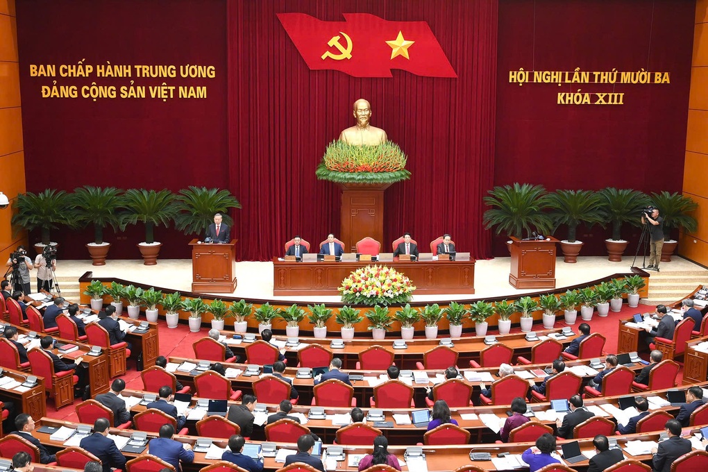 التصويت على تعيين أعضاء اللجنة التنفيذية المركزية الجديدة - 2 Biểu quyết giới thiệu nhân sự Ban Chấp hành Trung ương khóa mới - 2