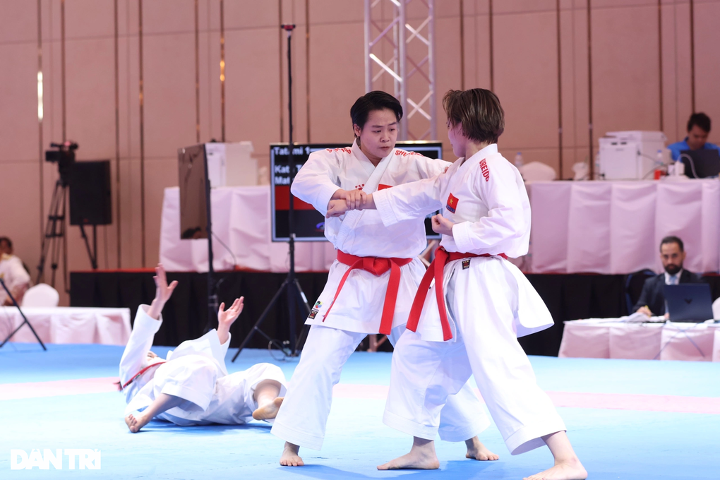 Cảm xúc sau tấm HCV đầu tiên cho đoàn thể thao Việt Nam tại SEA Games 32 - 2 Cảm xúc sau tấm HCV đầu tiên cho đoàn thể thao Việt Nam tại SEA Games 32 - 2