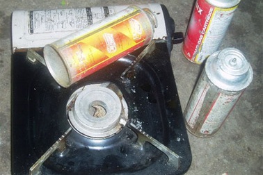 Nổ xưởng chiết gas, 2 người trọng thương 