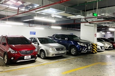Vì sao đỗ ô tô trong hầm, bãi gửi xe luôn phải quay đầu ra ngoài?