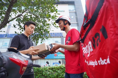 Ninja Van được Coolmate tin tưởng trong việc trao tặng niềm vui đến khách hàng