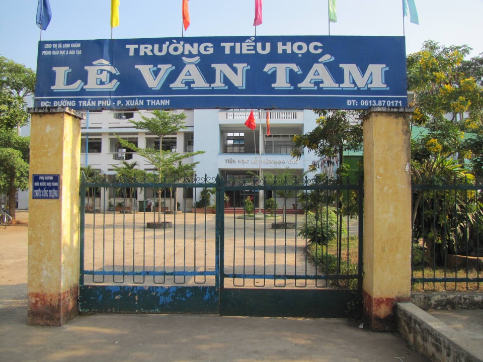 Một trường tiểu học bị phong tỏa, toàn bộ học sinh Long Khánh nghỉ học - 1 Một trường tiểu học bị phong tỏa, toàn bộ học sinh Long Khánh nghỉ học - 1