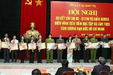 Tuyên truyền các điển hình làm theo gương Bác Hồ