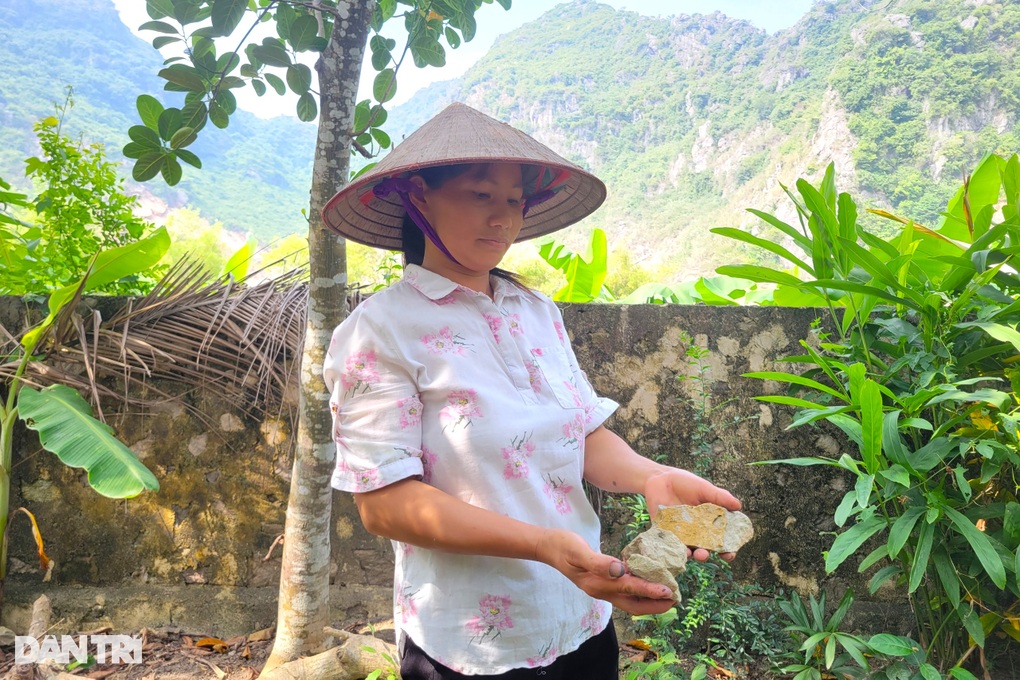 Ngôi làng sống trong sợ hãi bên mỏ đá - 2 Ngôi làng sống trong sợ hãi bên mỏ đá - 2