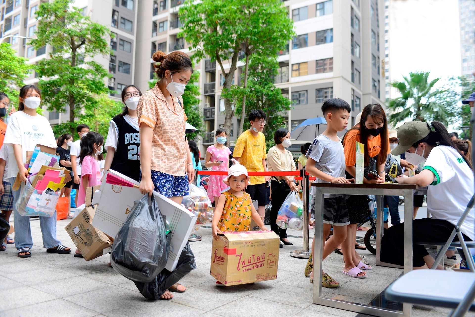 Zöld Szerda kampány: A zöld életmód trendjének terjesztése a közösségben - 4 Chiến dịch Thứ 4 ngày xanh: Lan tỏa xu hướng sống xanh trong cộng đồng - 4