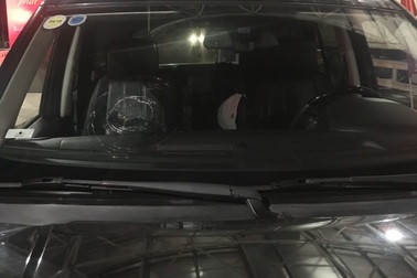 Nhiều ô tô lưu thông trên cao tốc Hạ Long - Hải Phòng bị ném đá