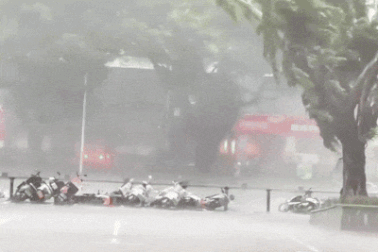 Trung Quốc: Cấp tập sơ tán dân, thành phố tạm ngừng hoạt động vì bão Kajiki