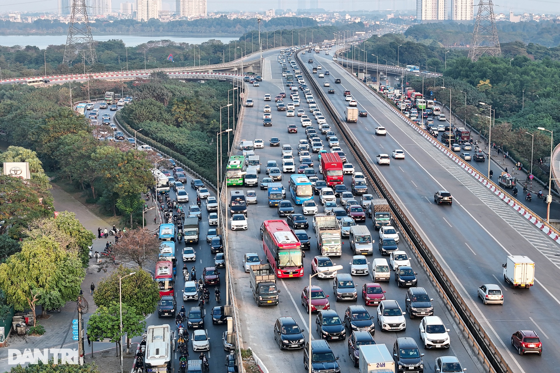 Kết thúc nghỉ Tết Dương lịch, ô tô ùn hơn 2km trên cao tốc Pháp Vân-Cầu Giẽ - 1 Kết thúc nghỉ Tết Dương lịch, ô tô ùn hơn 2km trên cao tốc Pháp Vân-Cầu Giẽ - 1
