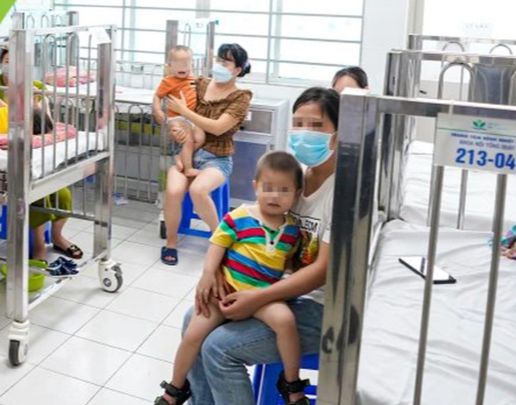 Tay chân miệng ở Hà Nội tăng gấp 4 lần, lưu ý 3 dấu hiệu trở nặng - 1 Tay chân miệng ở Hà Nội tăng gấp 4 lần, lưu ý 3 dấu hiệu trở nặng - 1
