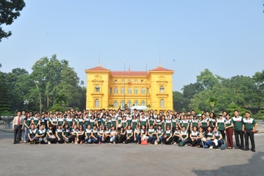 Vietcombank tổ chức chương trình “Về nguồn với Bác Hồ” cho quần chúng ưu tú