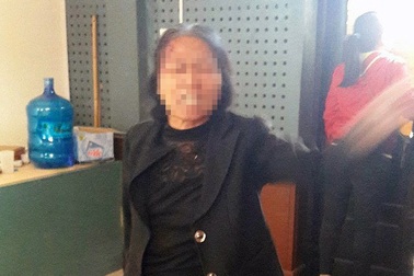 Hà Nội: Người phụ nữ khỏa thân gây rối trụ sở Ủy ban huyện