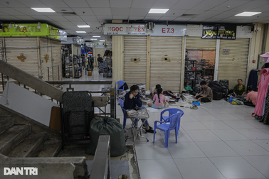 Tiểu thương đóng sạp, giữ hàng tồn kho vì sợ "kiểm đâu sai đó"