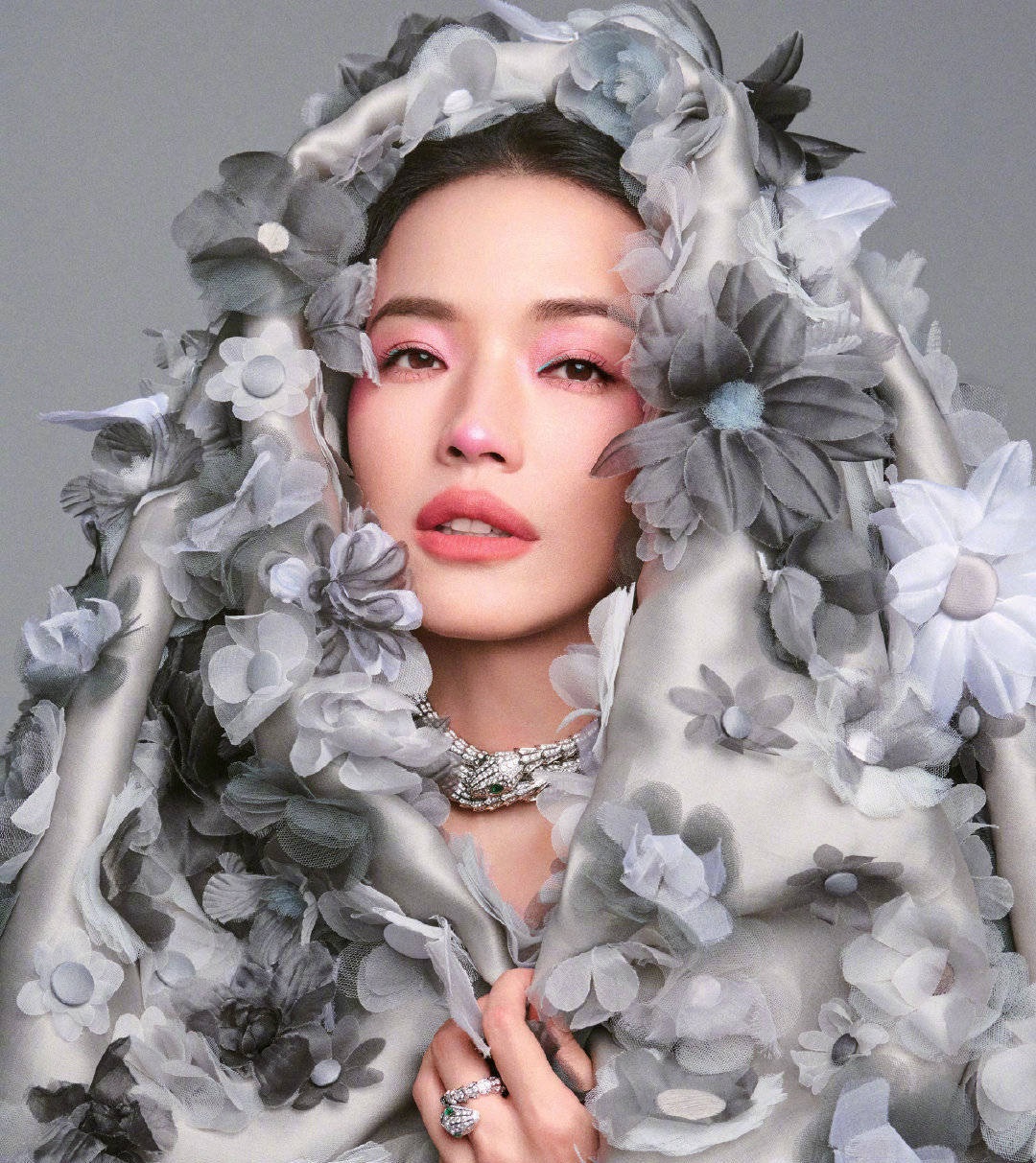 Sắc vóc quyến rũ và tươi trẻ của Thư Kỳ ở tuổi 46 - 7 Sắc vóc quyến rũ và tươi trẻ của Thư Kỳ ở tuổi 46 - 7