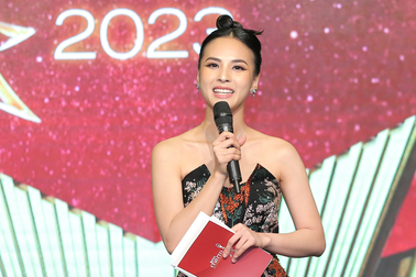 MC Quỳnh Nga "Chuyển động 24h" từ bỏ quyền đại diện thi Miss Charm