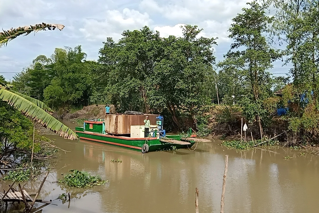 Gia đình bé trai lọt trụ bê tông ở Đồng Tháp sẽ được hỗ trợ căn nhà mới - 2 Gia đình bé trai lọt trụ bê tông ở Đồng Tháp sẽ được hỗ trợ căn nhà mới - 2