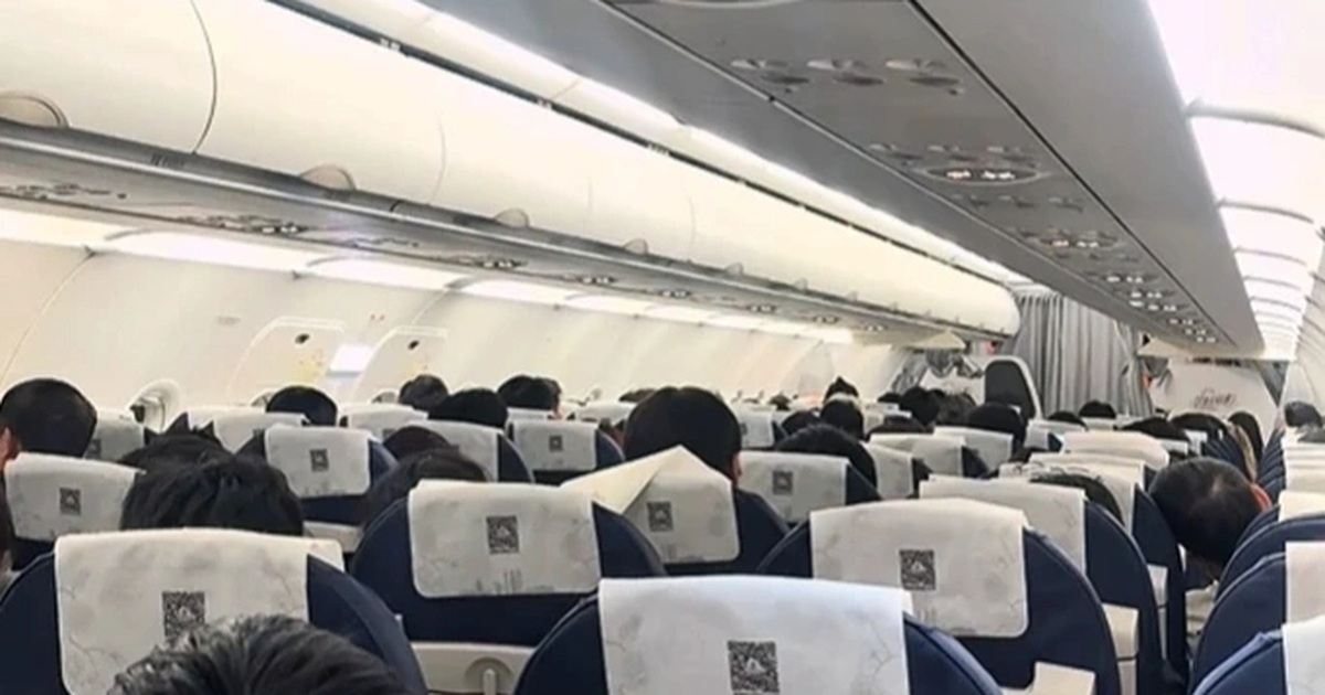 Đi du lịch nghỉ lễ, cô gái bay về Nội Bài bất ngờ hạ cánh ở Trung Quốc
