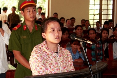 Đánh thuốc mê, cướp tài sản người già